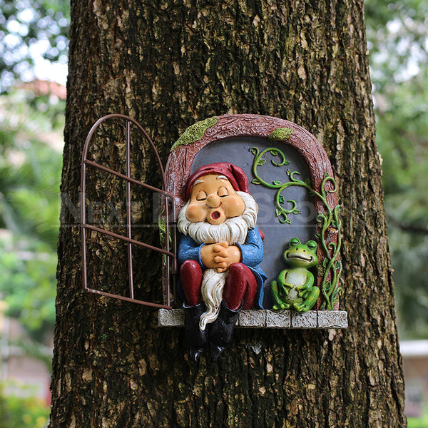 Large Sleepy Gnome & Frog Tree Hugger Decoration – Next Deal Shop